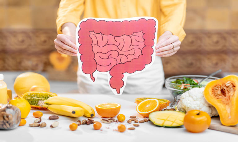 Frutas brasileiras previnem doenças crônicas e problemas no intestino, diz estudo. Fonte: Saúde Em Dia.