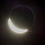 Eclipse solar total em 2017 visto de Madras, em Oregon. Fonte: NASA/Aubrey Gemignani.
